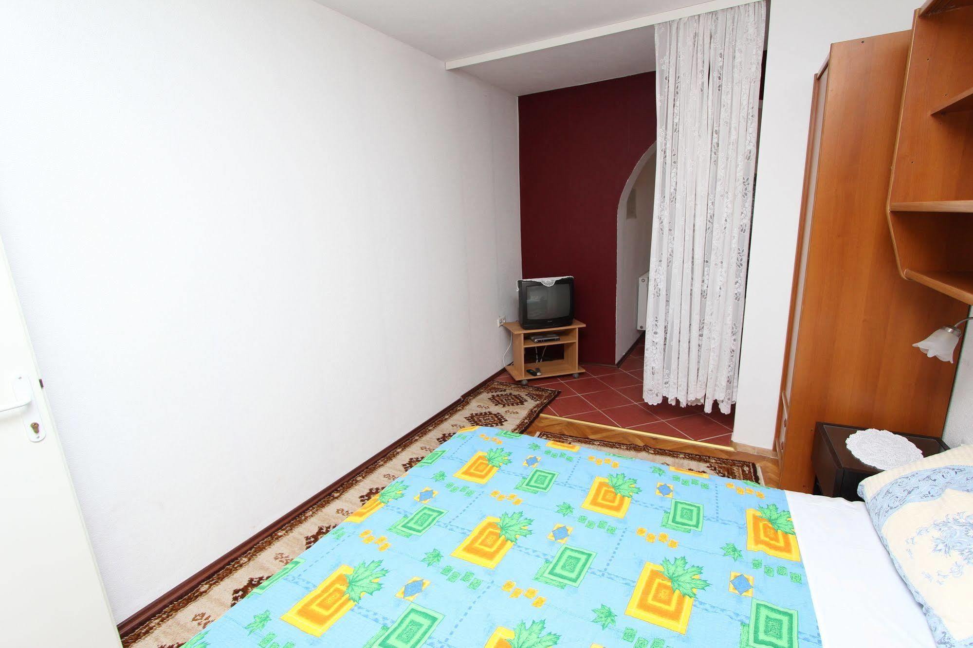 Rooms And Apartments Sally 로비니 외부 사진